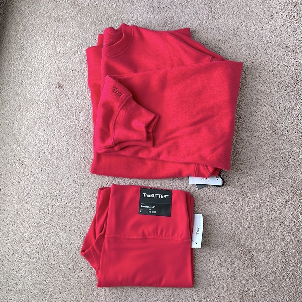 NWT Aritzia TNA Bundle in Hypno Pink
